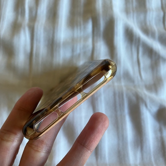 Velvet Caviar Blonde Tort iPhone SE Case - Picture 7 of 9